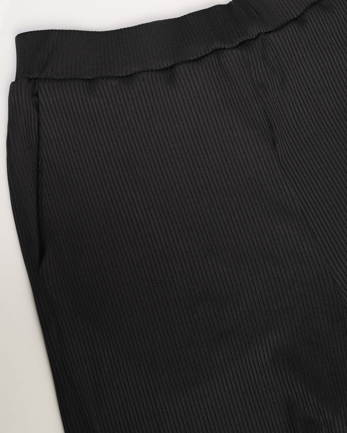 Women Straight Fit Pleated Cargo Pants